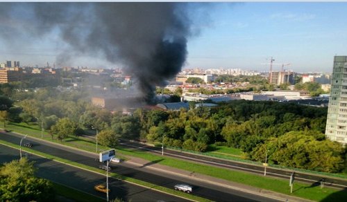 В пожаре на северо-востоке Москвы погибли 17 человек (видео)